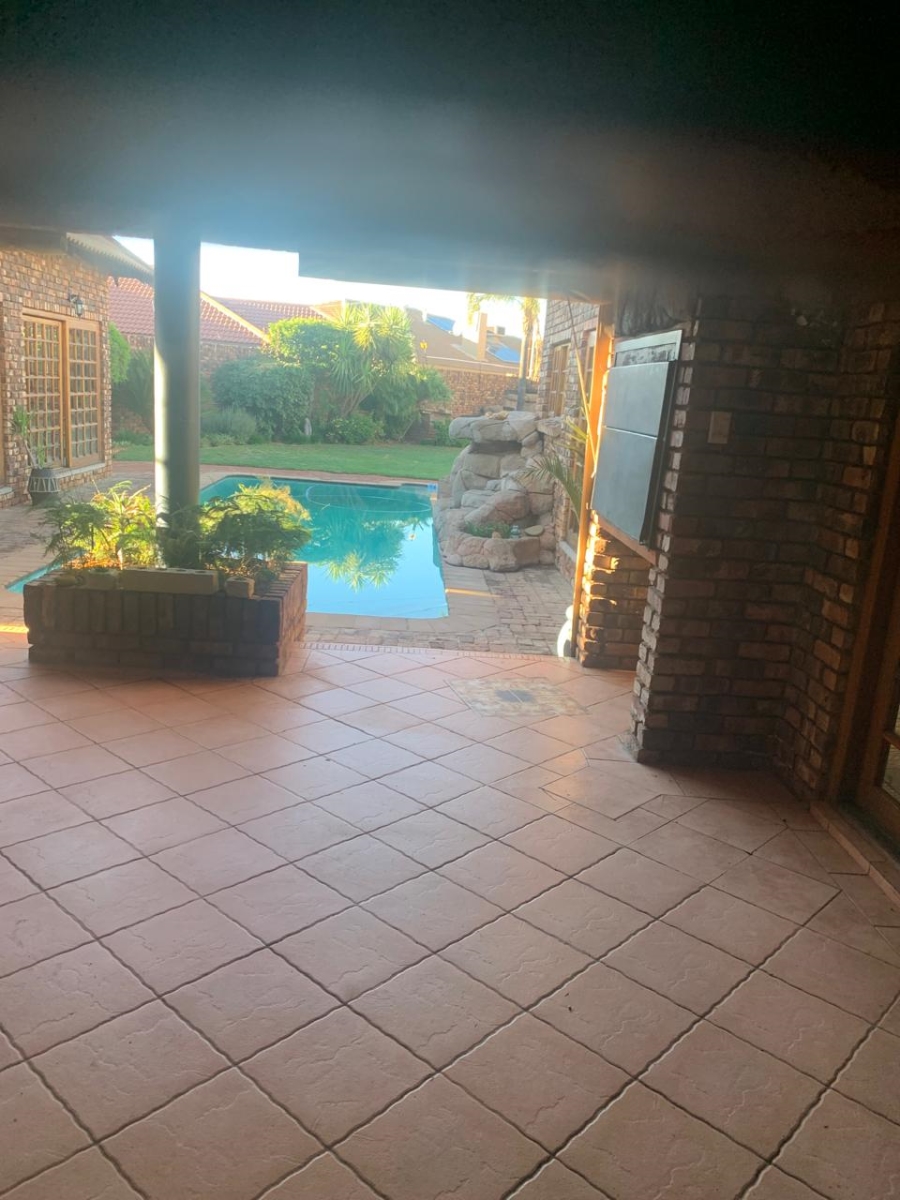 4 Bedroom Property for Sale in Minerva Gardens Northern Cape